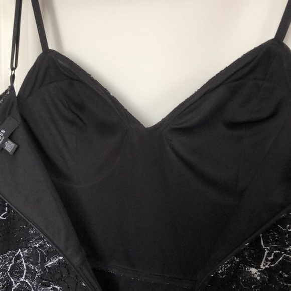 #114 GUESS [14] Fit/Flare lace dress - Picture 9 of 13